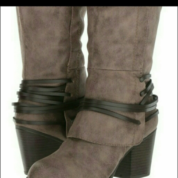 😍SOLD‼️wait may have 1 sz.7 left 💞Fergalicious Le Lexis Taupe Boots - Picture 4 of 7